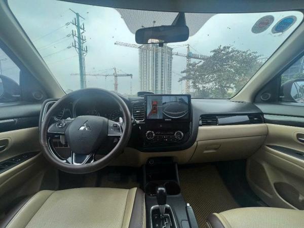 MITSUBISHI OUTLANDER 2.0 CVT SẢN XUẤT 2016