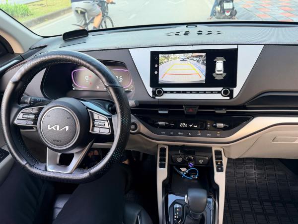 KIA CARENS 1.5 LUXURY – 2025 | XANH CÁ TÍNH
