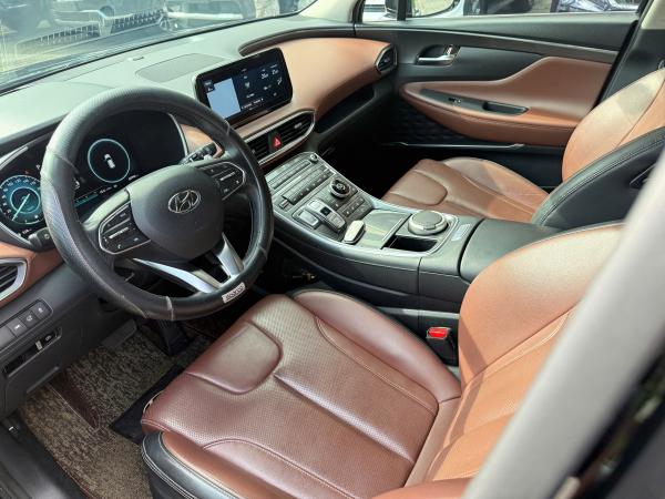 HYUNDAI SANTAFE 2.5 CAO CẤP – 2022 | ĐEN BÓNG